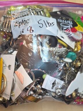 RESELLERS! 5LBS OF MIXED JEWELRY LOT KEEP OR RESELL! GREAT BAG! #8